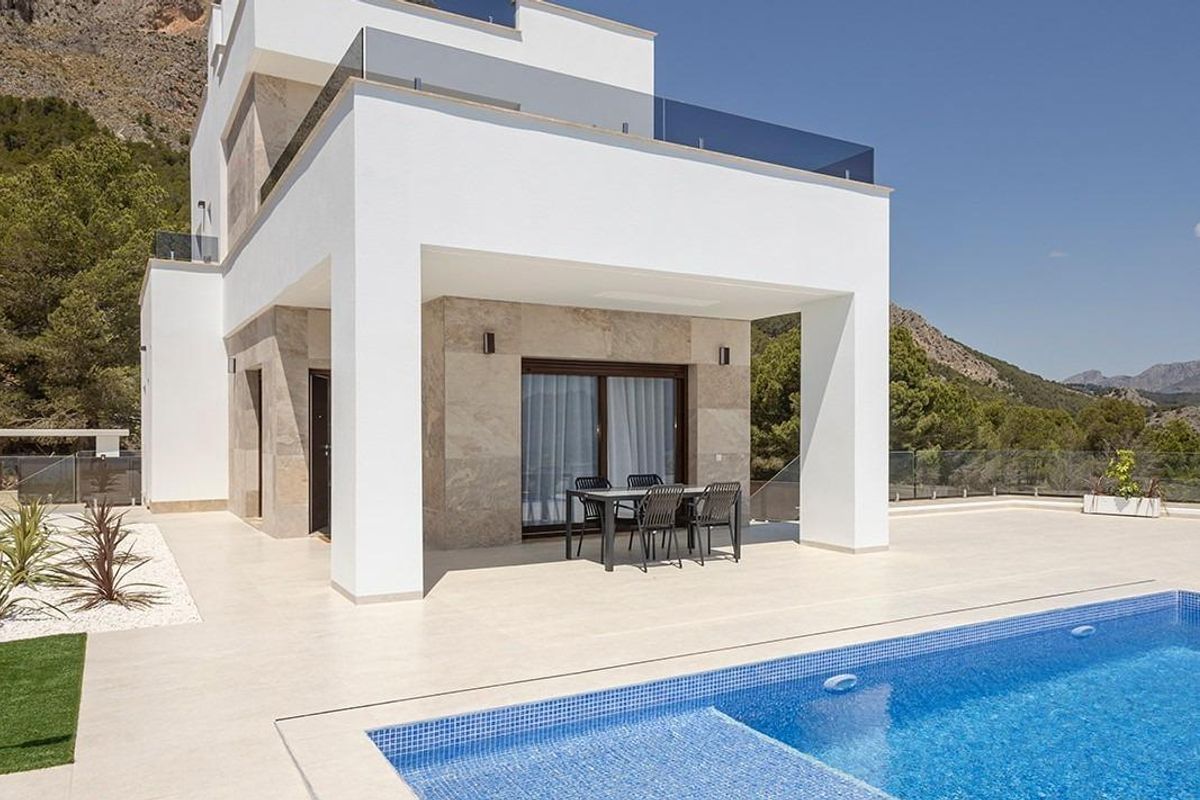 Prachtige nieuwbouw villa's in Polop met uitzicht op zee