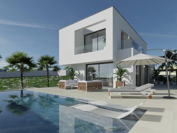 Moderne villa met 3 slaapkamers en zwembad in Ciudad Quesada, Costa Blanca Zuid, omringd door groen.