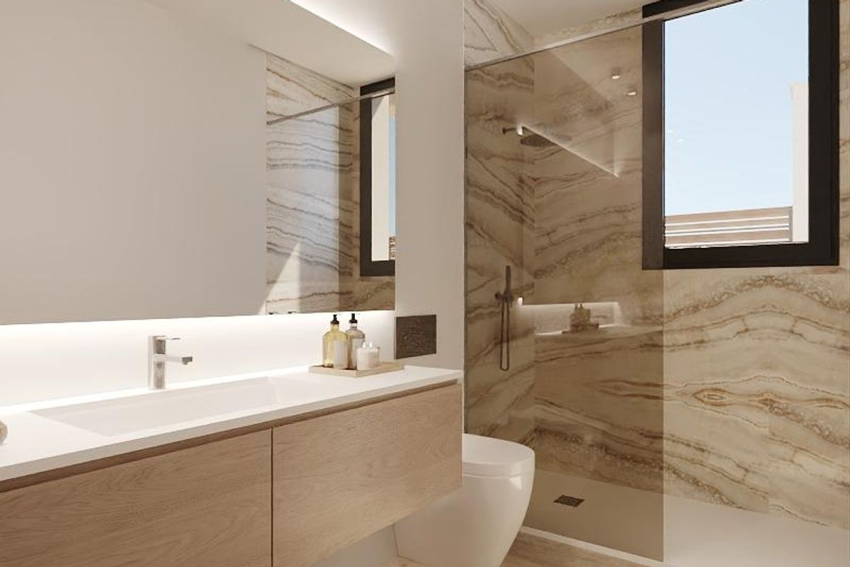 Moderne badkamer met elegante afwerking in een stijlvolle 3-slaapkamer villa in Fuente Álamo.