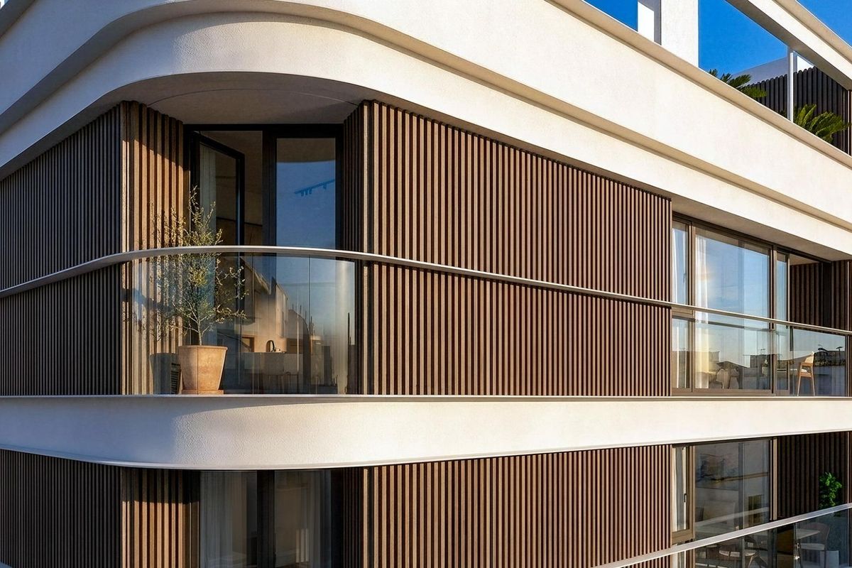 Slaapkamer met grote ramen in Estepona