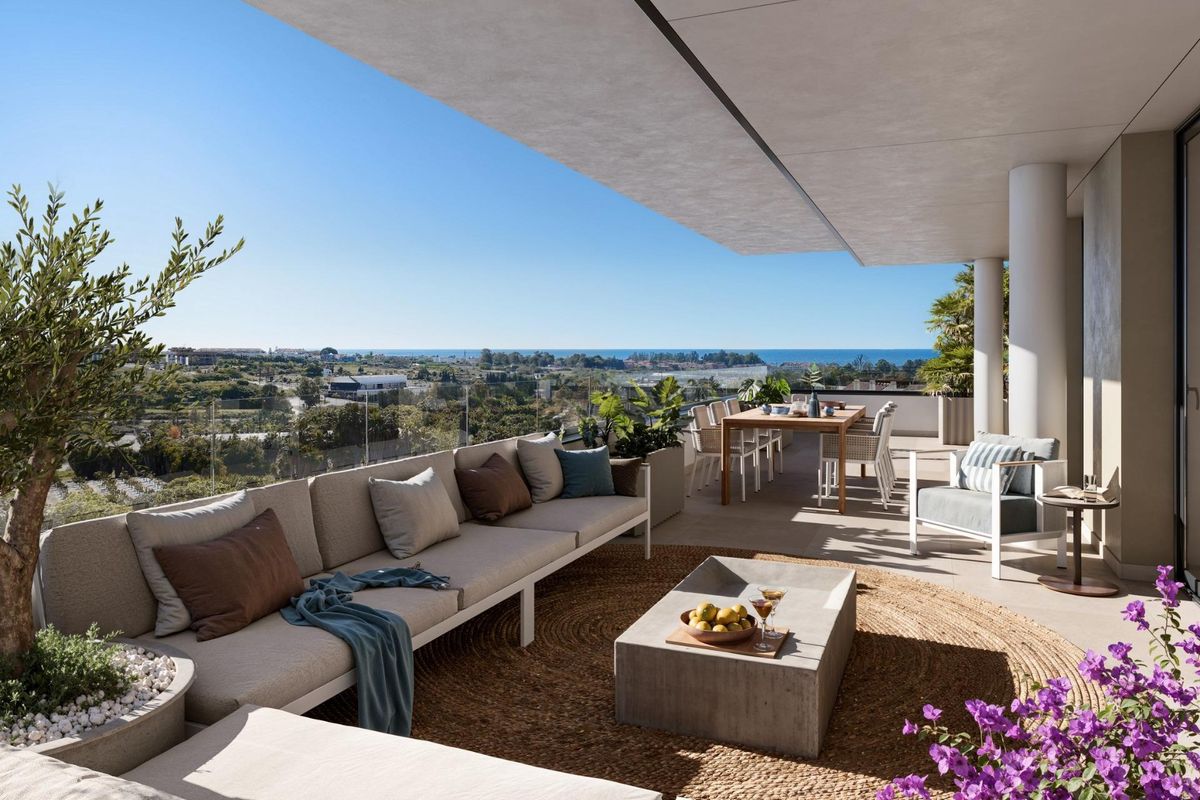 Slaapkamer met grote ramen in Estepona