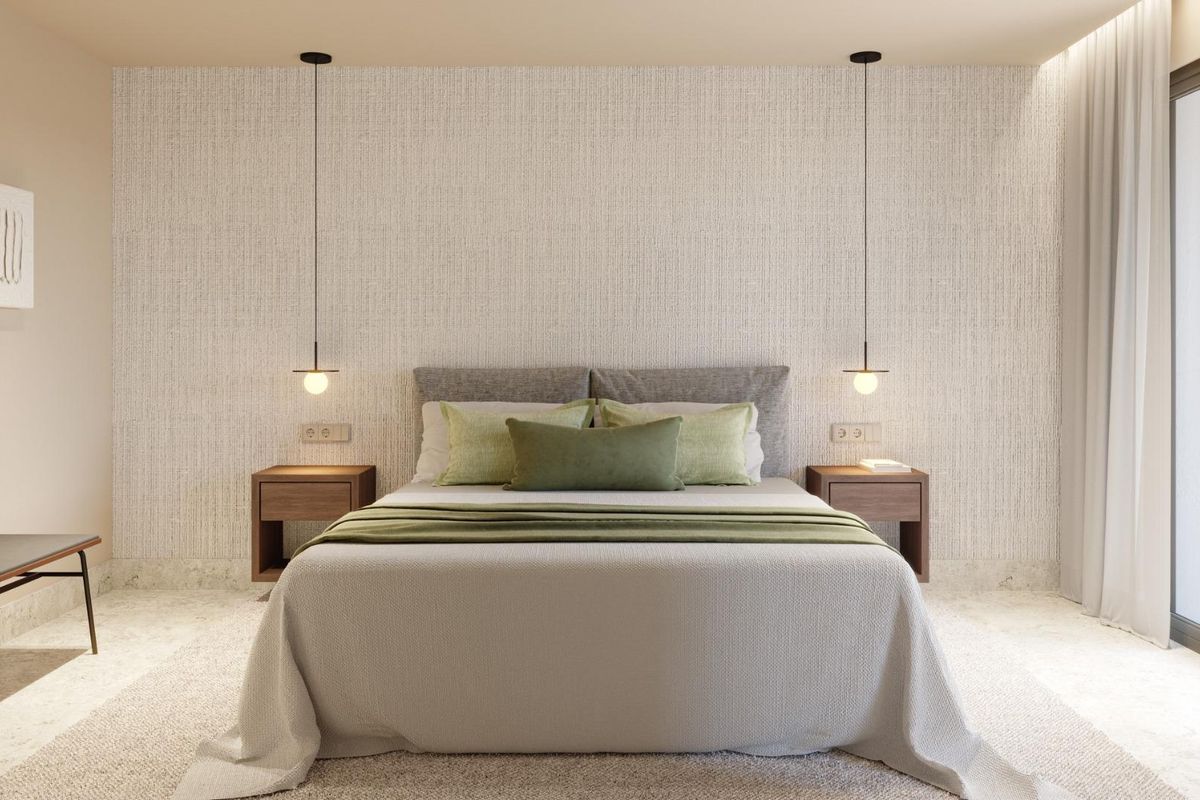Chique slaapkamer in de 3-slaapkamer villa in Mojacar, met elegante decoratie en grote ramen voor natuurlijk licht.