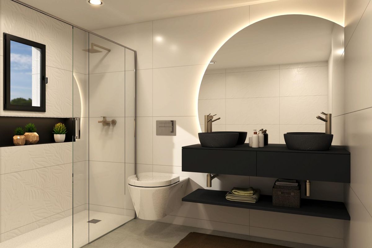 Strakke badkamer met moderne armaturen en een glazen douche in het appartement op de begane grond in Pilar de La Horadada.