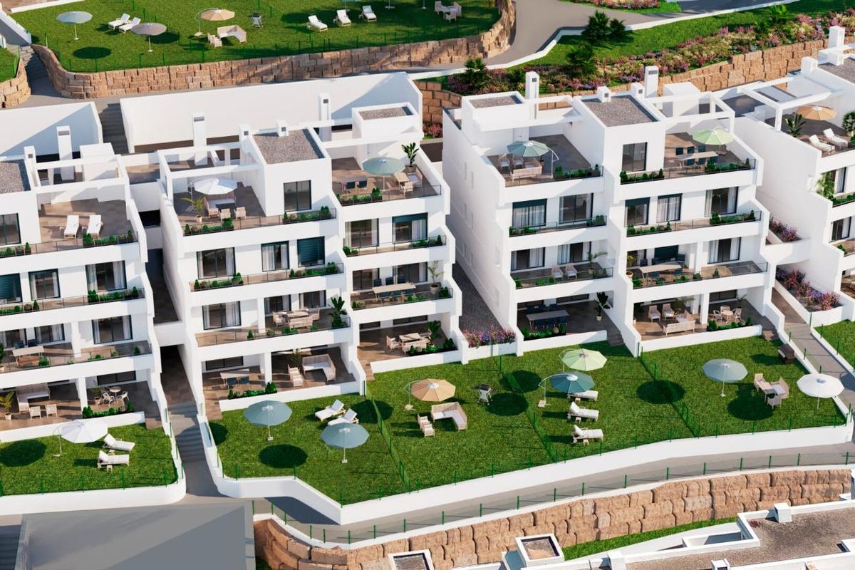 Estepona apartment exterior view