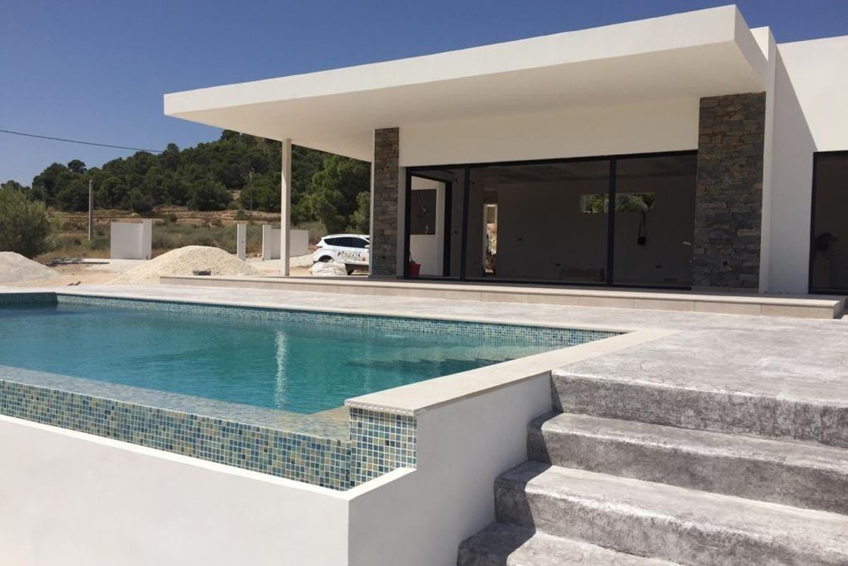 Villa with ducted air conditioning in Pinoso