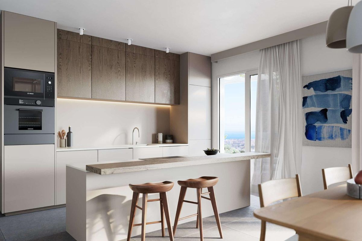 Moderne keuken met inbouwapparatuur en eethoek, gelegen in een 2-slaapkamer appartement in Mijas, Costa del Sol.
