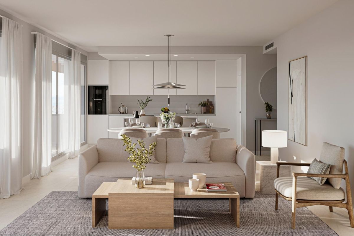 Gezellige woonkamer in een modern appartement in Estepona, compleet met hedendaagse meubels en lichte decoratie.