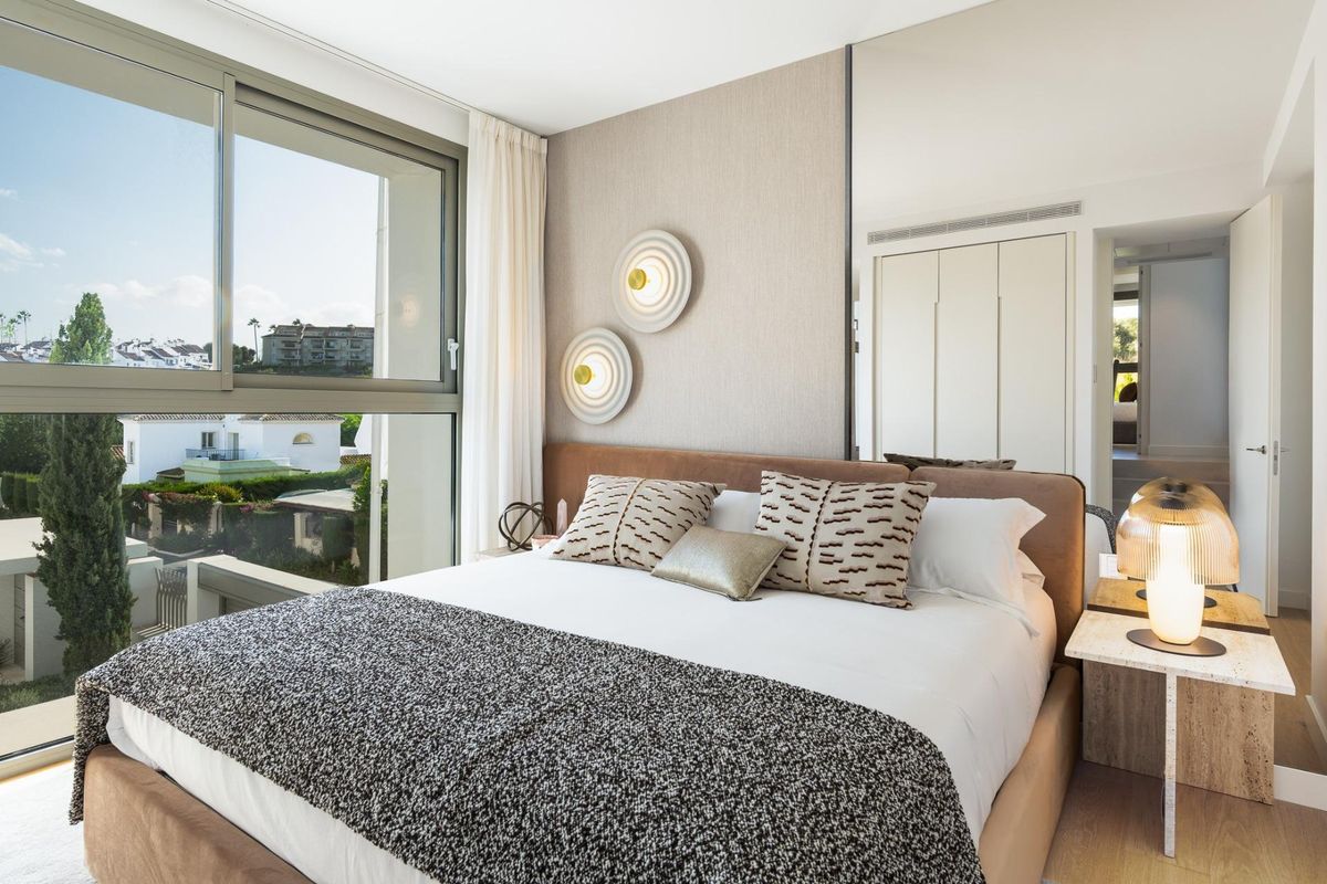 5-Bed Villa Estepona Terrace - Image 17