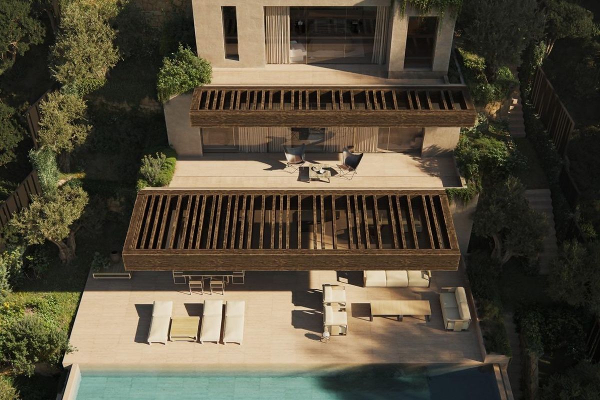 Luchtfoto van een moderne 4-slaapkamer villa met zwembad en landschapstuin in Benissa, Costa Blanca Noord, Spanje.