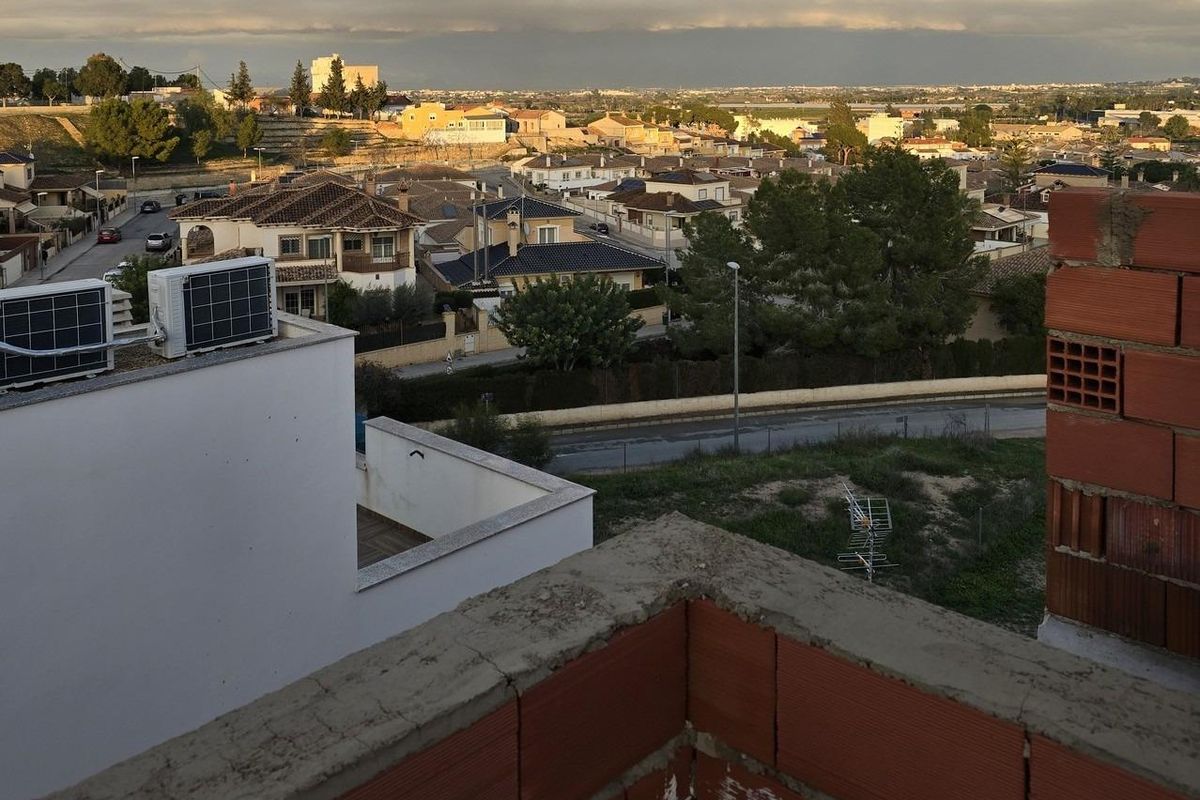 Privé keldergarage in Bigastro