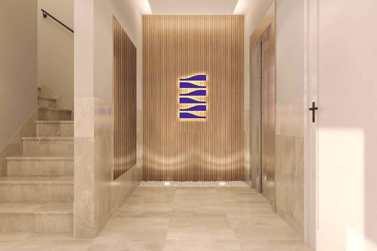 Stijlvolle gang naar de liften in een penthouse gebouw in Torrevieja.