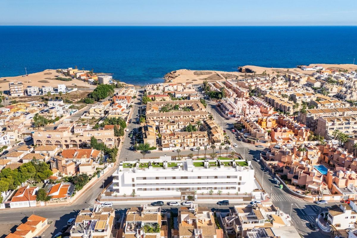 Spacious terrace with sea views in Torrevieja penthouse