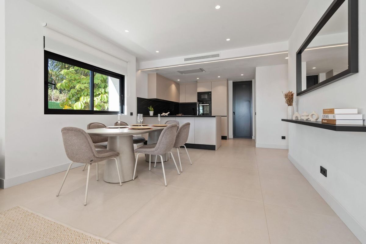 5-Slaapkamer Duplex Estepona Zwembad - Afbeelding 12