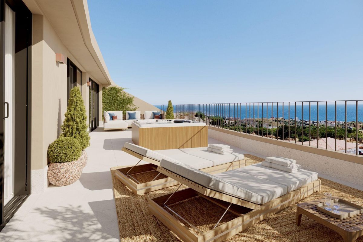 Penthouse with sea views in Fuengirola