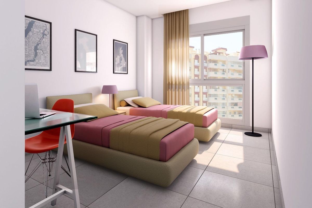 Heldere 3-slaapkamerappartement in La Manga del Mar Menor, met twee eenpersoonsbedden en natuurlijk licht.