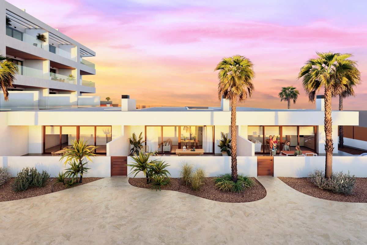 3-Bed Apartment Torrevieja Beach - Image 6
