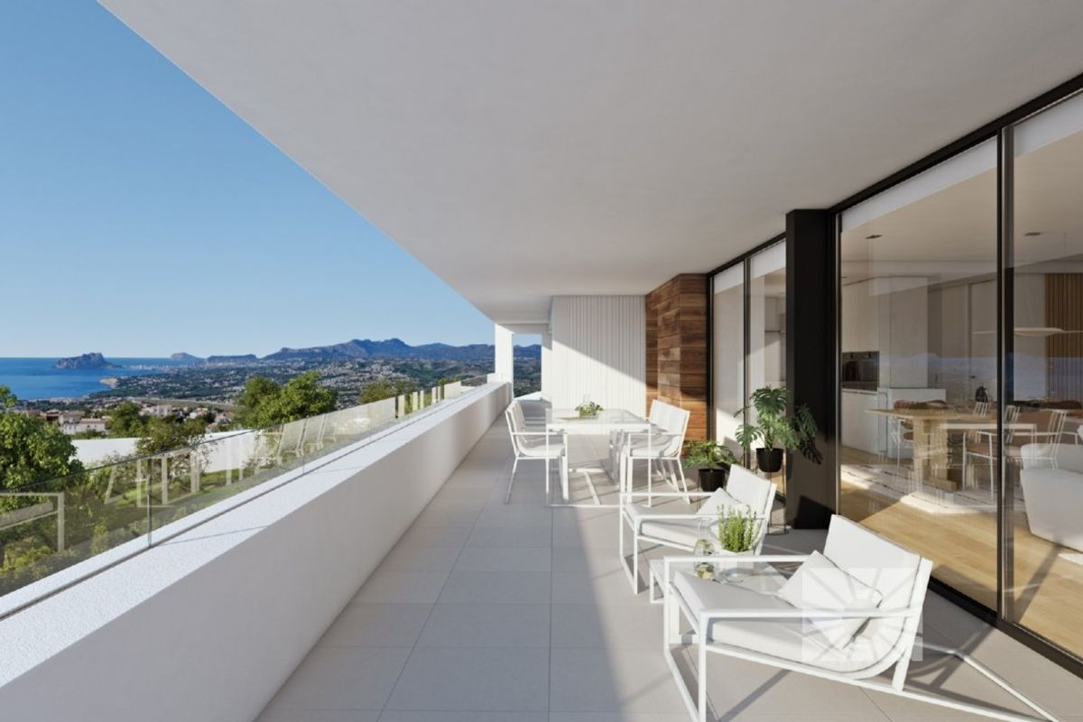 Ruim terras van een 3-slaapkamer villa in Benitachell met loungeruimte en prachtig uitzicht op de kust.