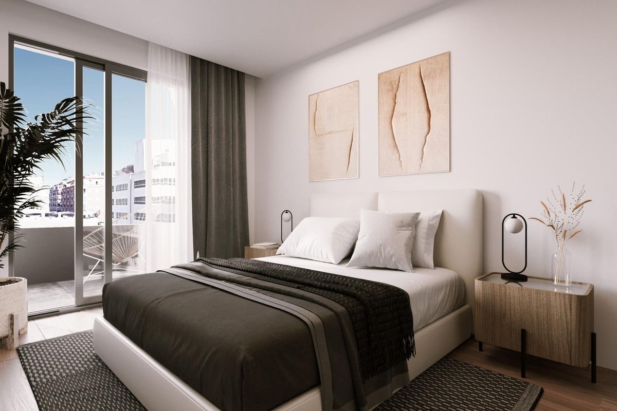 Bedroom with large windows in Torrevieja