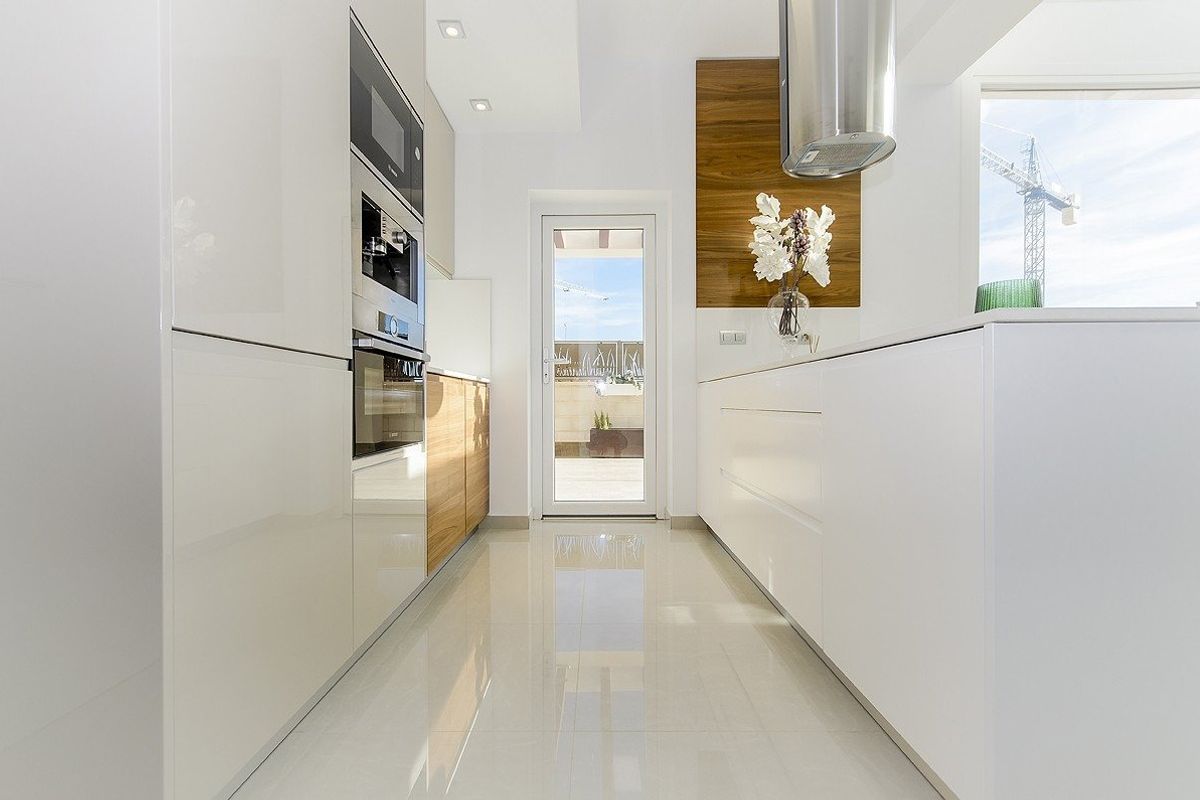 Soepele keuken met hedendaags design in een villa, zonnig Los Montesinos, Costa Blanca Zuid.