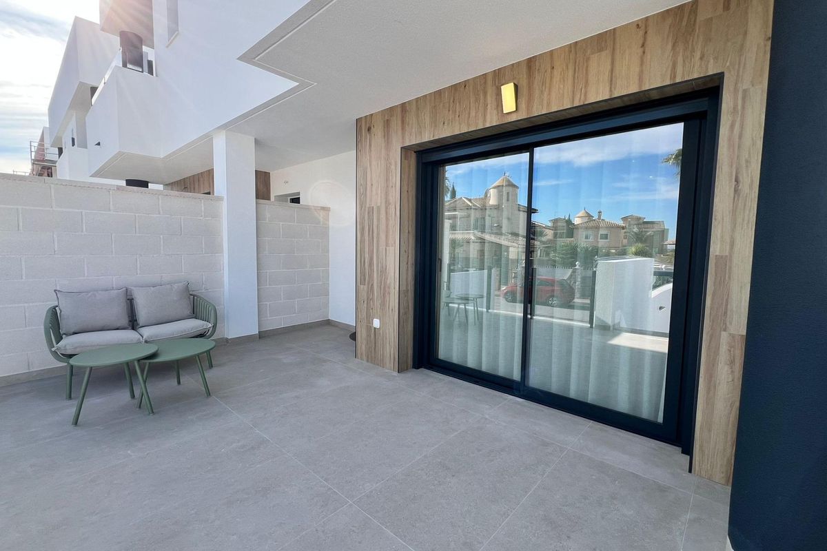Bedroom with ensuite bathroom in Benferri town house