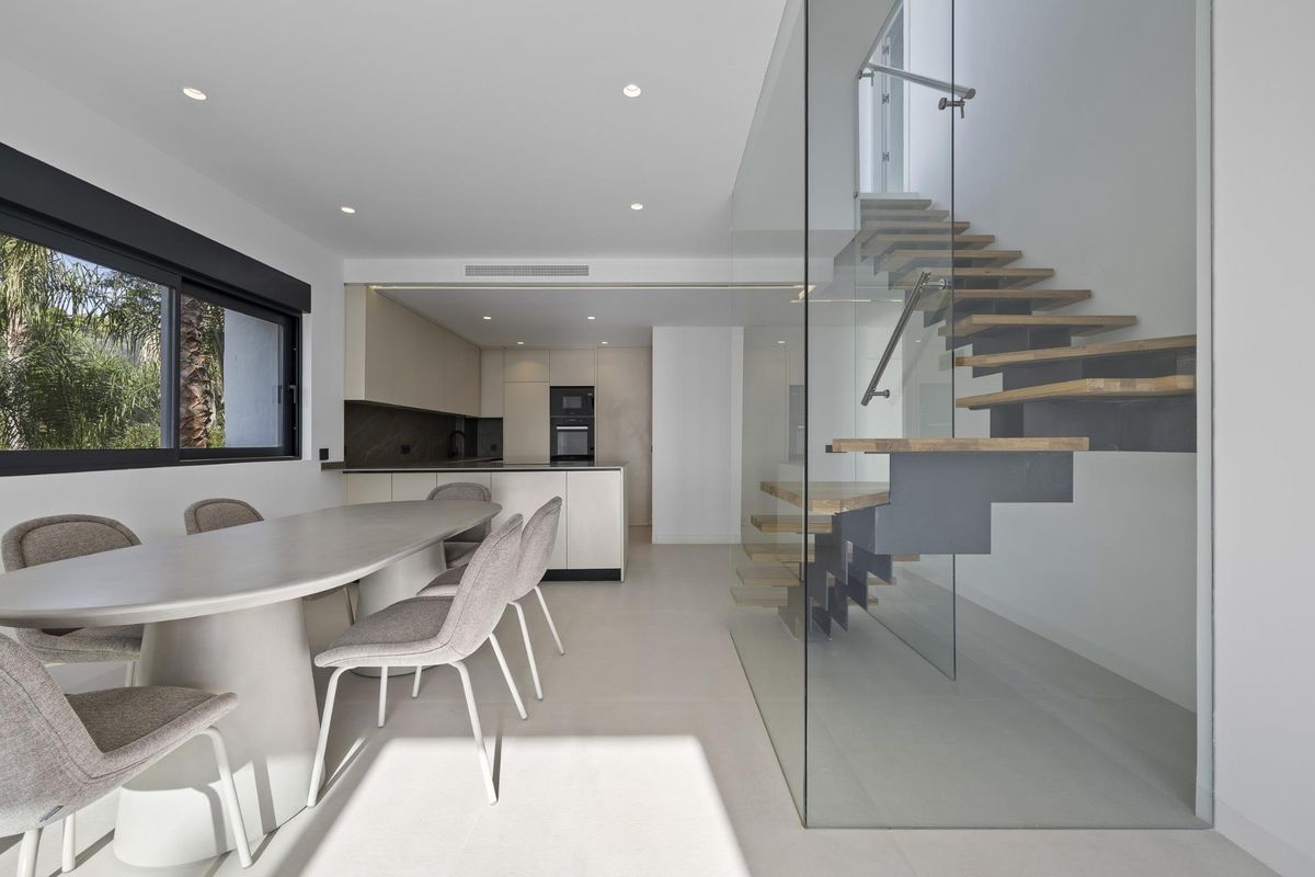 3-Slaapkamer Duplex Estepona Zeezicht - Afbeelding 14