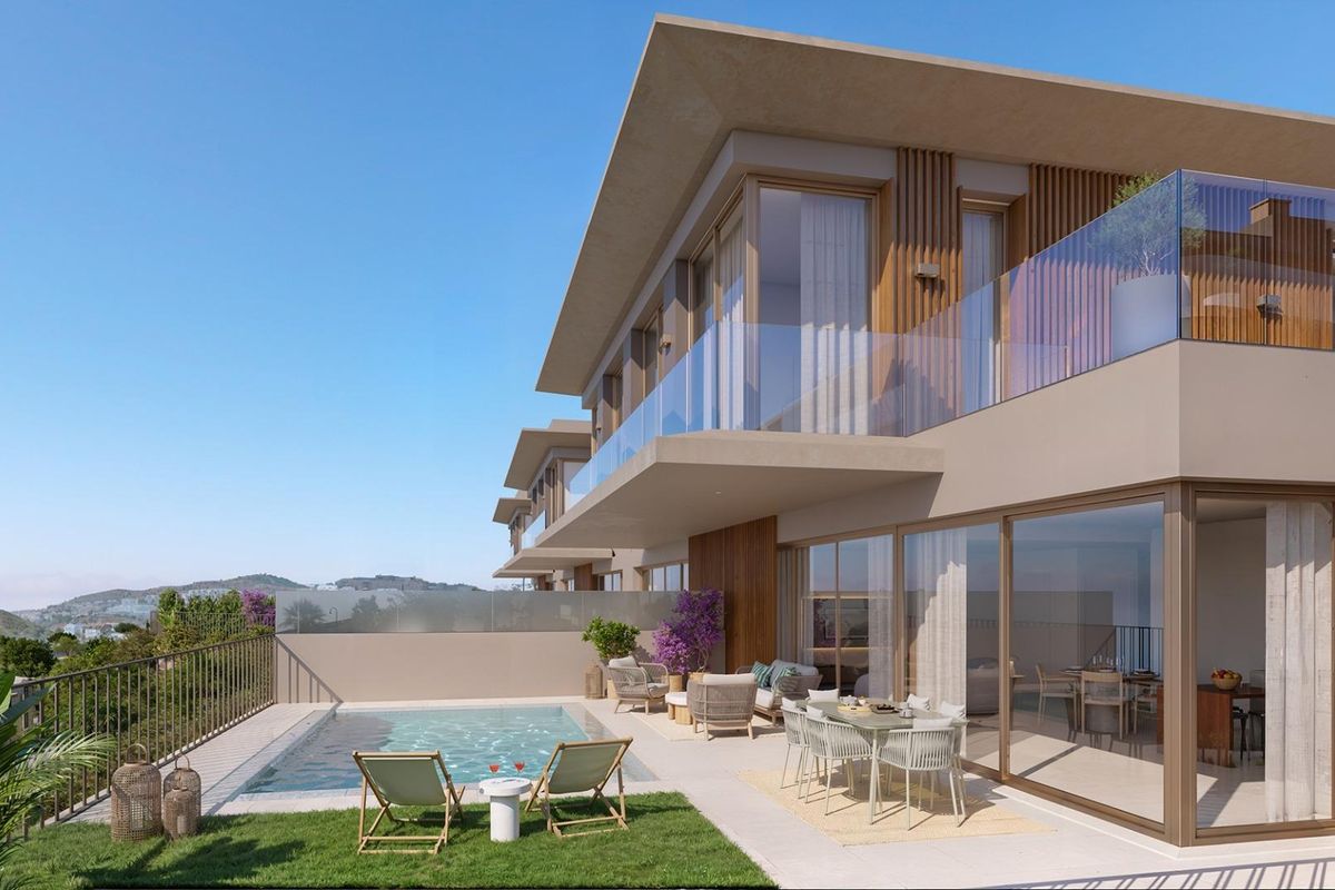 Town house in Mijas with sea views