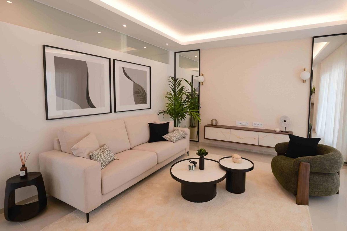 Stijlvolle woonkamer met moderne inrichting in het 2-slaapkamer appartement, Rojales, Costa Blanca Zuid, Spanje.