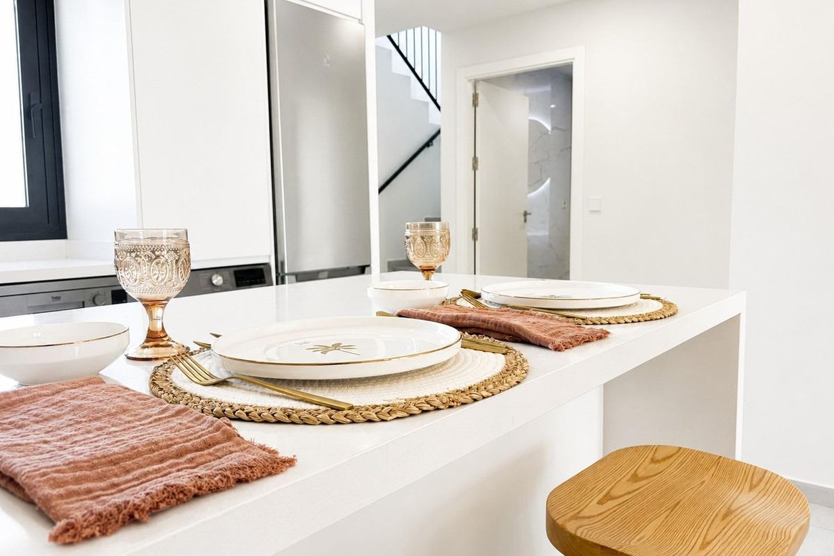 Nieuwbouwwoningen: instapklare rijhuizen en halfvrijstaande villa’s in het Altaona Golf Resort, Murcia