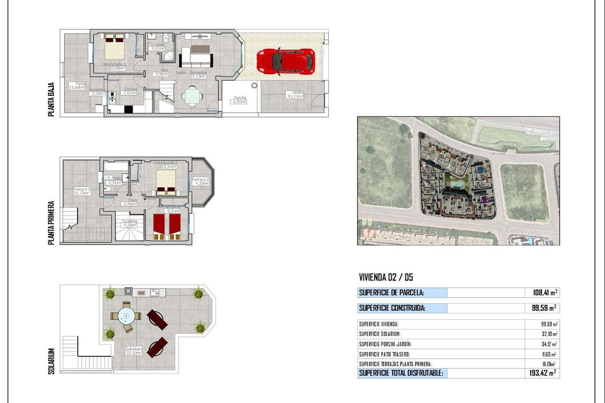 Uitgebreide plattegrond die de indeling en voorzieningen van het town house in Cox, Spanje toont.