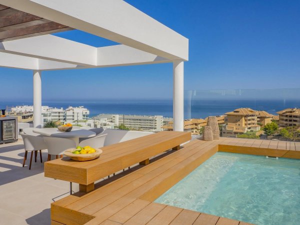 Luxe nieuwbouwwoningen met zeezicht in El Higuerón, Costa del Sol