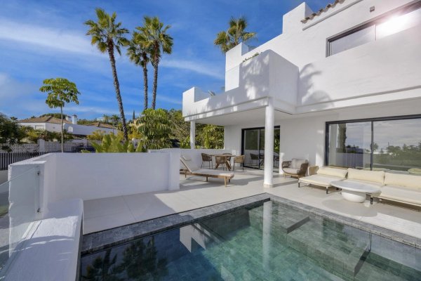 Duplex woning in Estepona met zwembad