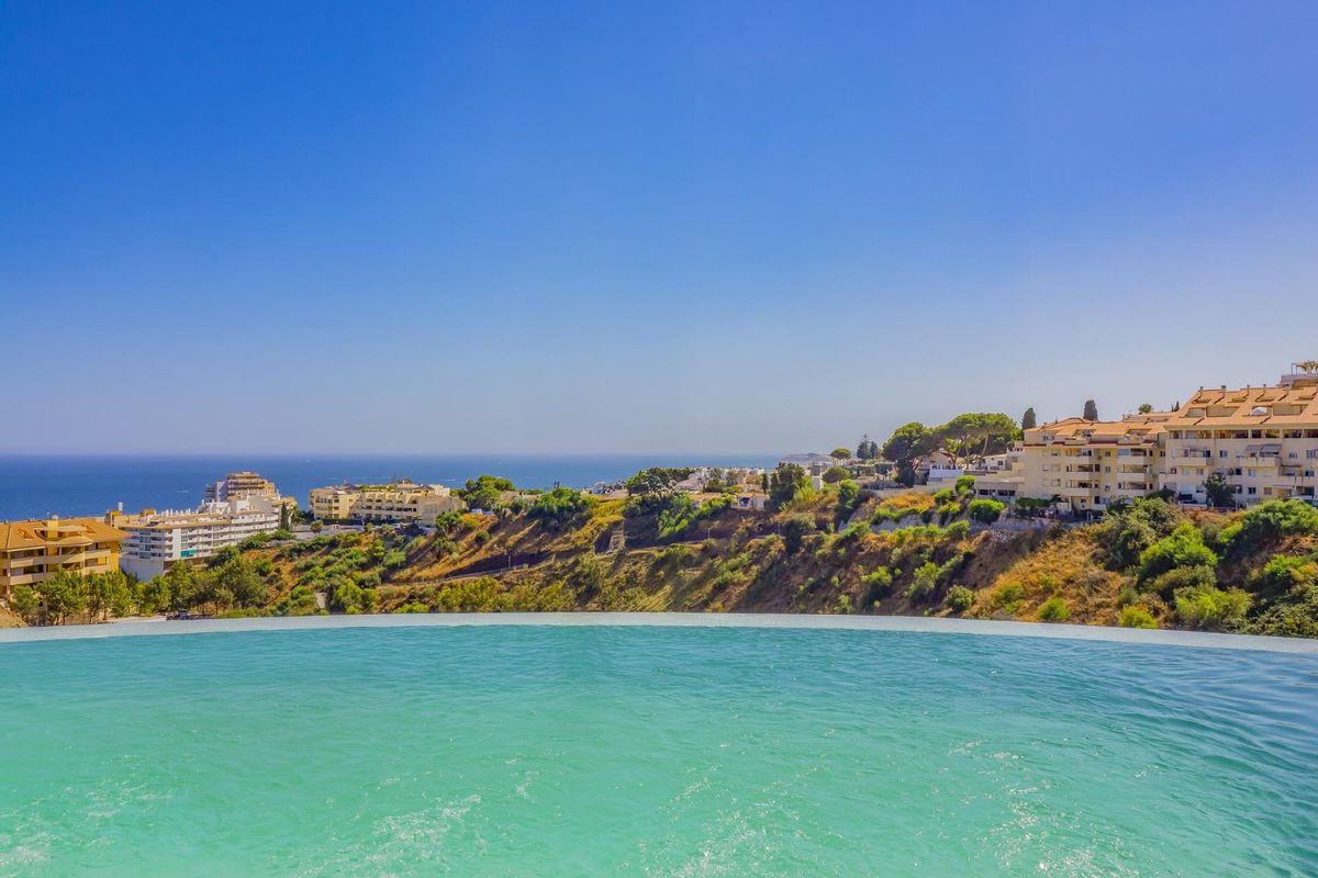 Luxe nieuwbouwwoningen met zeezicht in El Higuerón, Costa del Sol