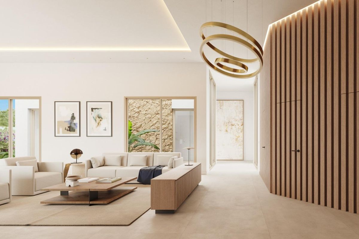 Elegante leefruimte met houten accenten en natuurlijk licht in de villa, Algorfa, Costa Blanca Zuid.