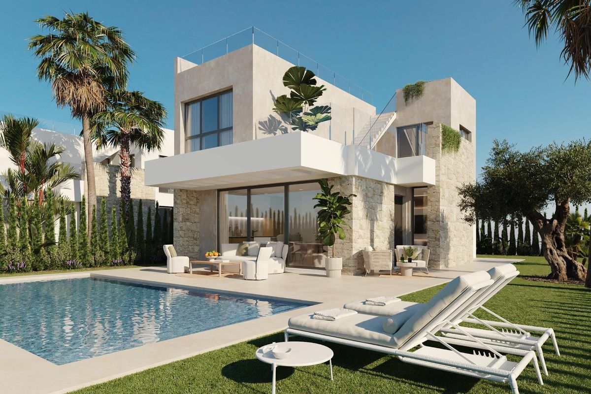 Moderne villa met 5 slaapkamers en zwembad, omgeven door palmbomen in Finestrat, Costa Blanca Noord, Spanje.