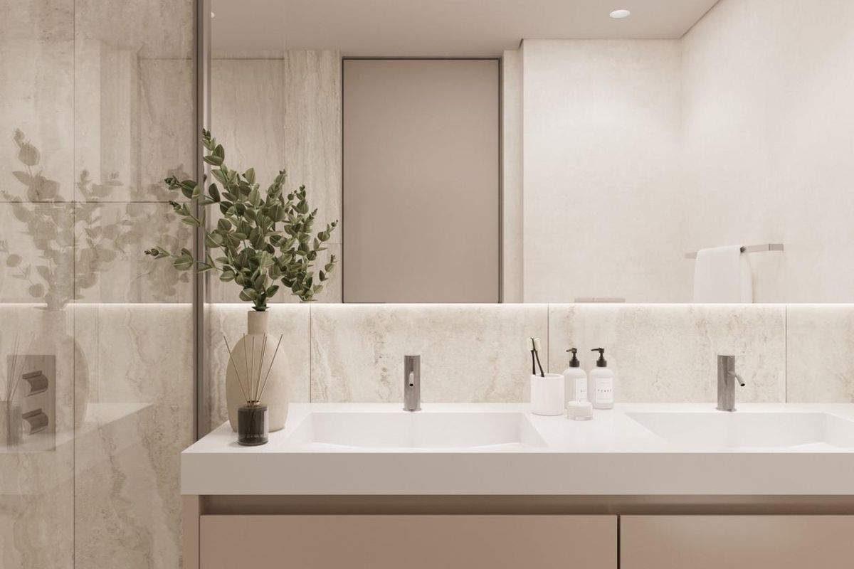 Stijlvol badkamerontwerp met elegante armaturen en afwerkingen, onderdeel van een 2-slaapkamer appartement in Estepona.