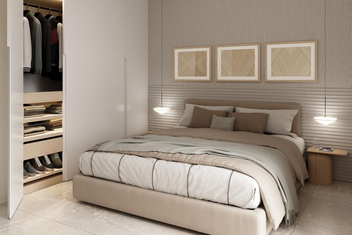 Gezellige slaapkamer in een 3-slaapkamer townhouse in Manilva, met moderne decoratie en inbouwkast.