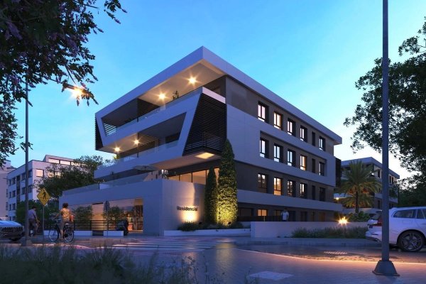 Modern appartementgebouw exterieur in San Juan Alicante, Costa Blanca, toont hedendaagse architectuur.