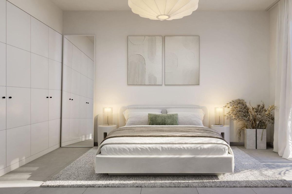 Gezellige slaapkamer in een modern 3-slaapkamer appartement met natuurlijk licht in Fuengirola, Costa del Sol.