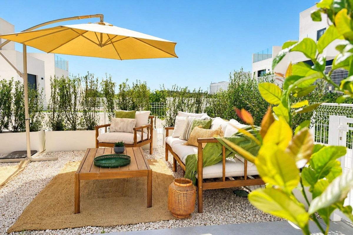 Nieuwbouwwoningen: instapklare rijhuizen en halfvrijstaande villa’s in het Altaona Golf Resort, Murcia