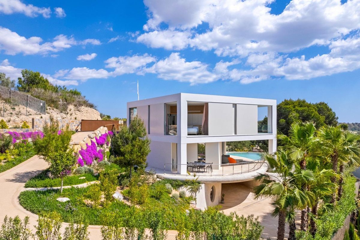 Modern kitchen in Orihuela villa