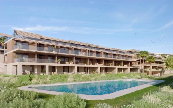 Buitenzicht op een modern appartementencomplex met een gedeeld zwembad in Estepona, Costa del Sol.