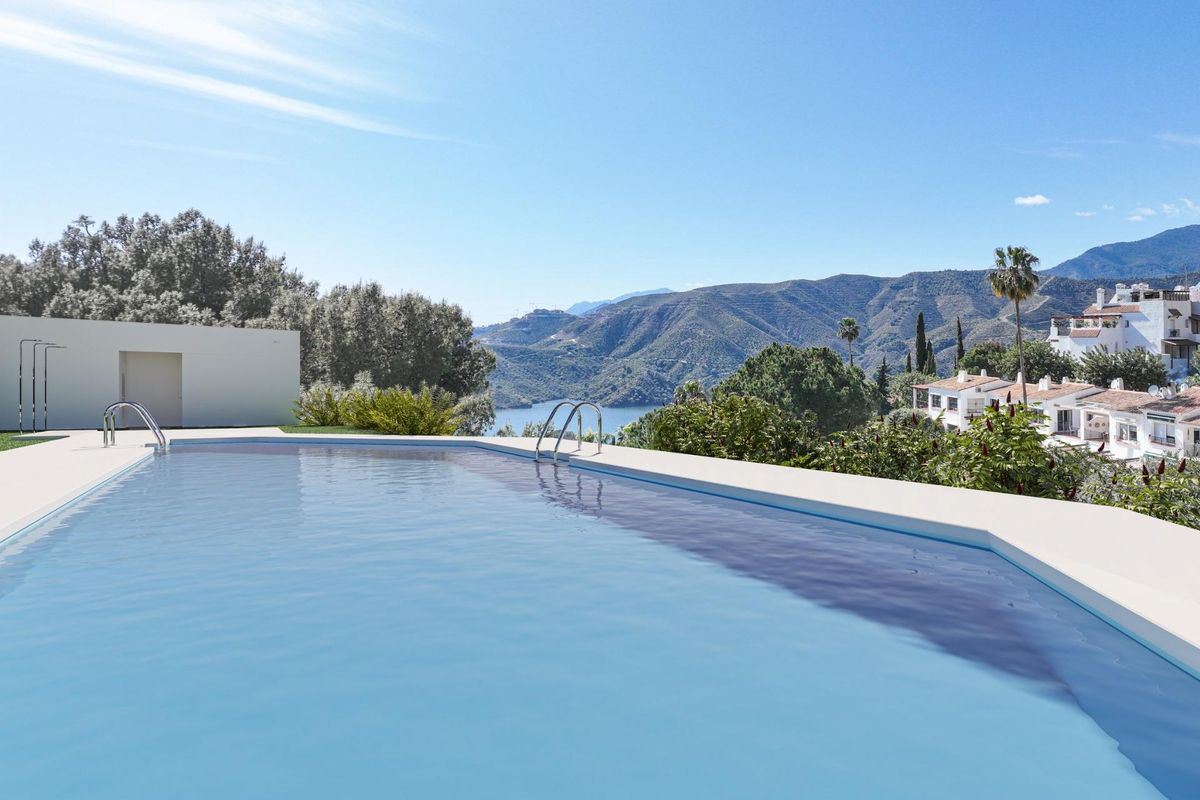 Moderne Küche der Wohnung in Istán