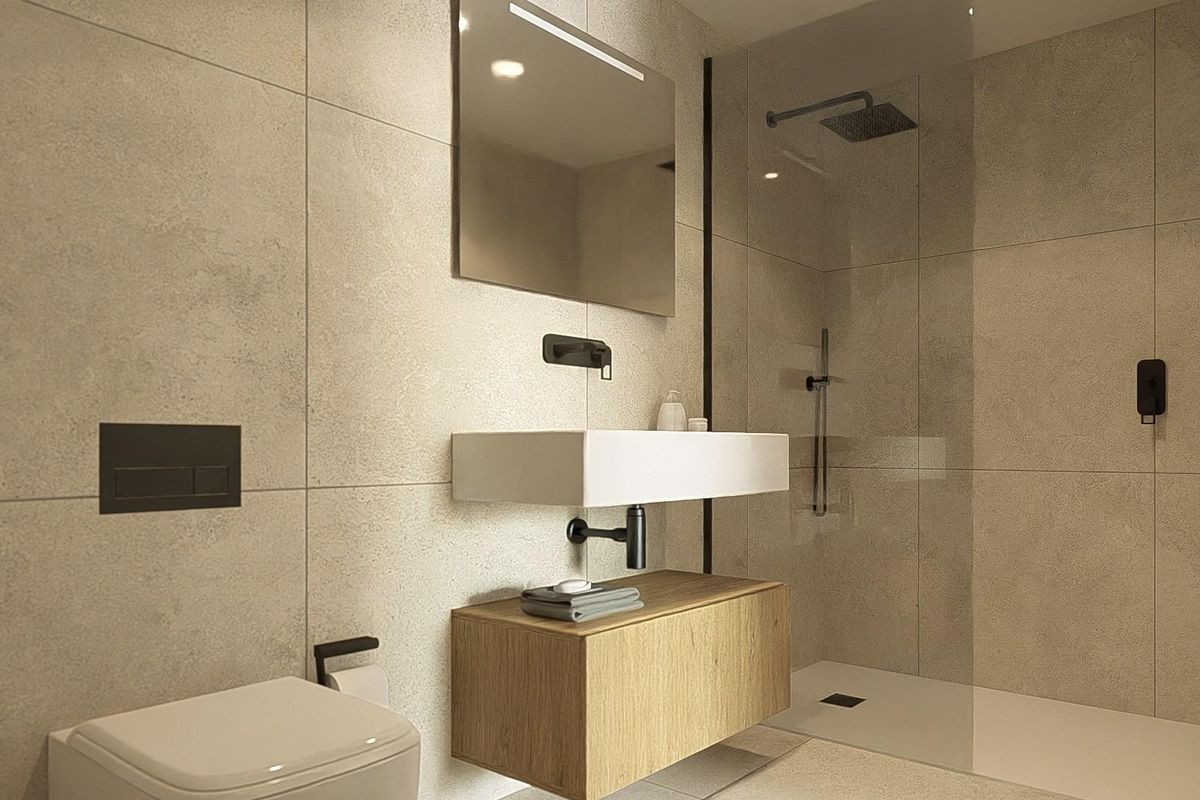 Stijlvolle badkamer met moderne armaturen, inloopdouche en neutrale tinten in de penthouse, Los Alcazares.