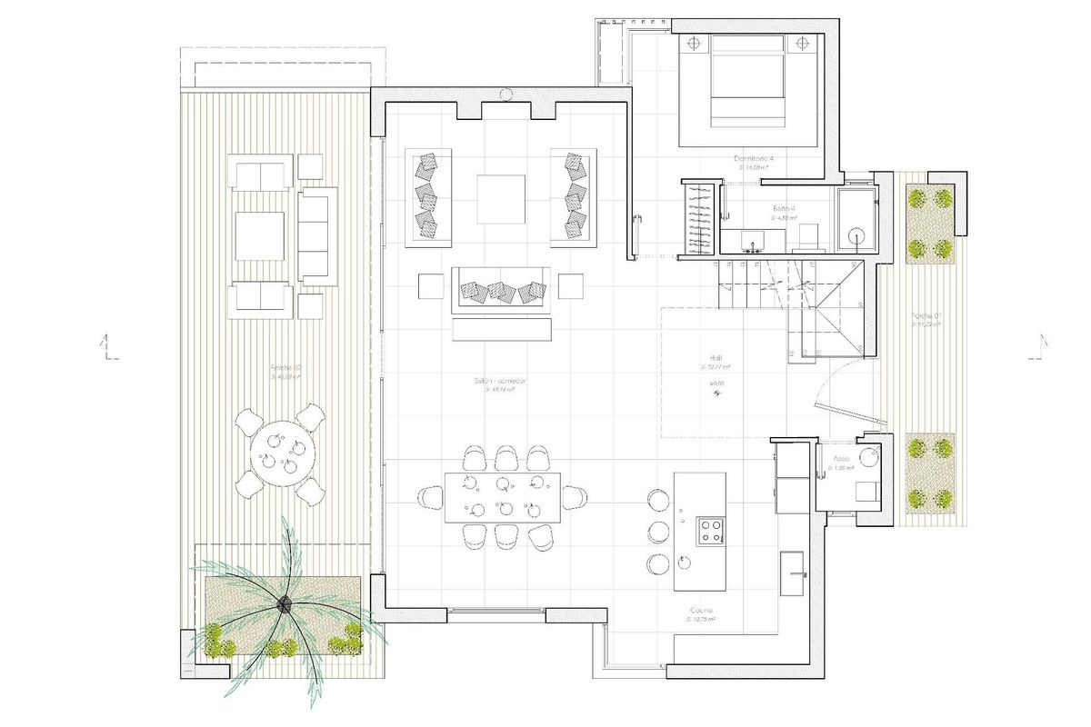 Plattegrond van een stijlvolle villa, met een ruime indeling van leef- en eetruimtes in Estepona.