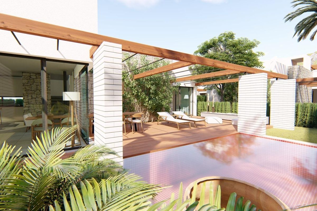 Hedendaags terras van een villa in Torre Pacheco, met een mix van steen en hout met uitzicht op het zwembad.