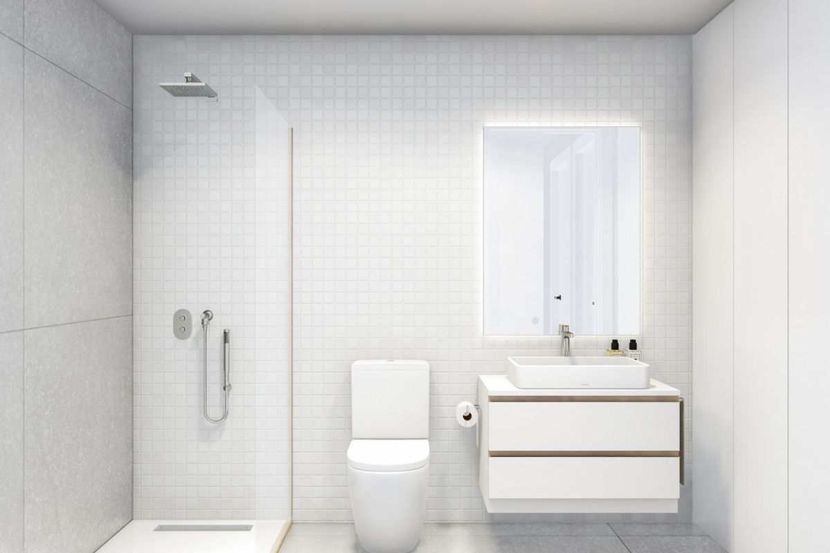 Modern badkamerontwerp met een douche en elegante afwerkingen in een 3-slaapkamer gelijkvloers appartement in San Javier.