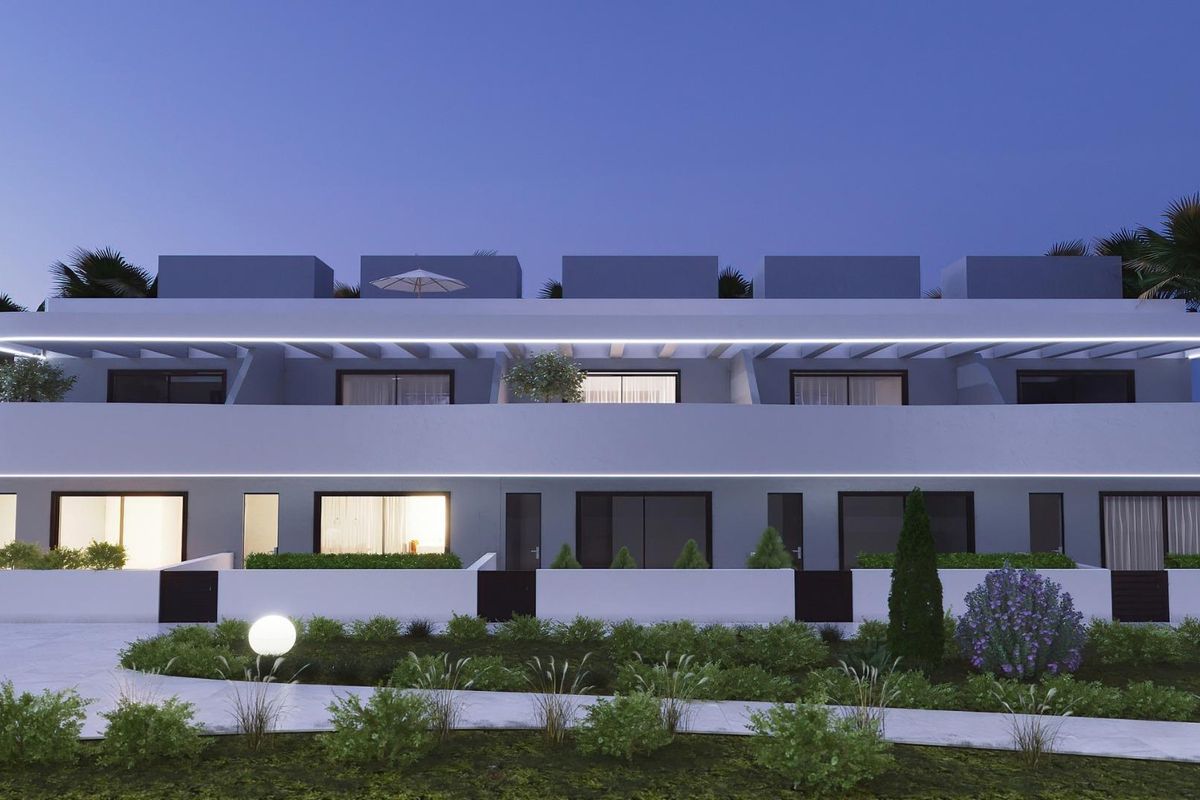 Herenhuis in El Raso met zwembad