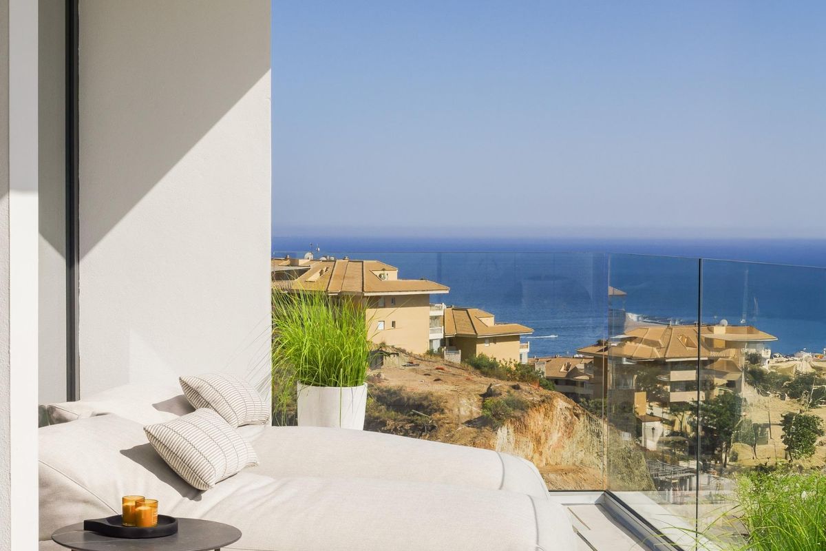 Luxe nieuwbouwwoningen met zeezicht in El Higuerón, Costa del Sol