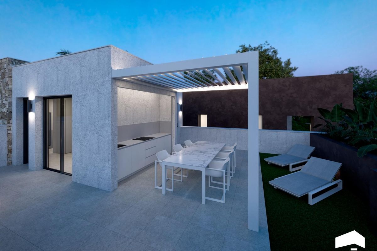 Nachtzicht op het terras en de BBQ-ruimte in een villa in Torre Pacheco, perfect voor gezellige avonden.