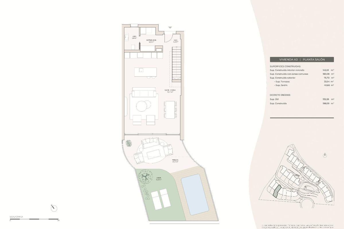 Terrasse mit Pool und Meerblick